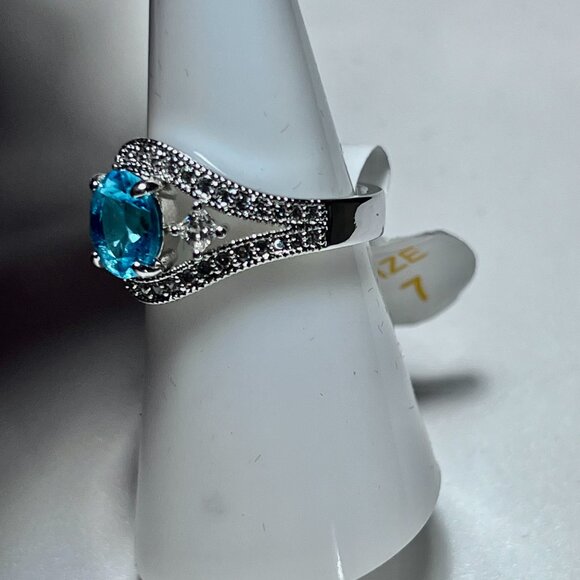 Ring Bomb Party Ring , NWOT, SIZE 7 - Picture 3 of 4